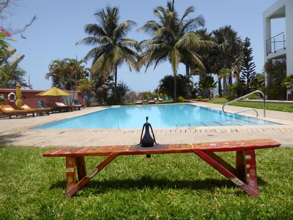 Leo'S Beach Hotel - Adults Only Brufut Exteriör bild
