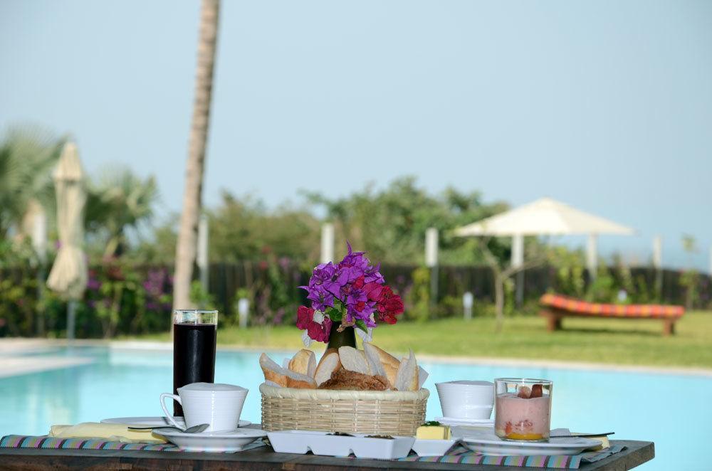 Leo'S Beach Hotel - Adults Only Brufut Exteriör bild